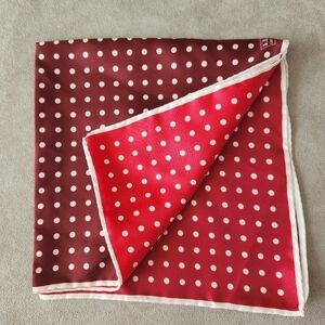 JZ Richards Pocket Square Red 100% silk 4 Panels polka dot Made Italy New $50